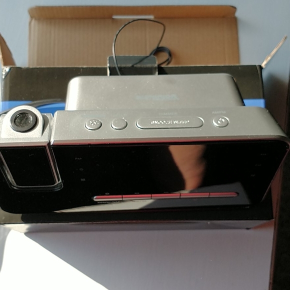 Digital Alarm clock - Picture 4 of 5